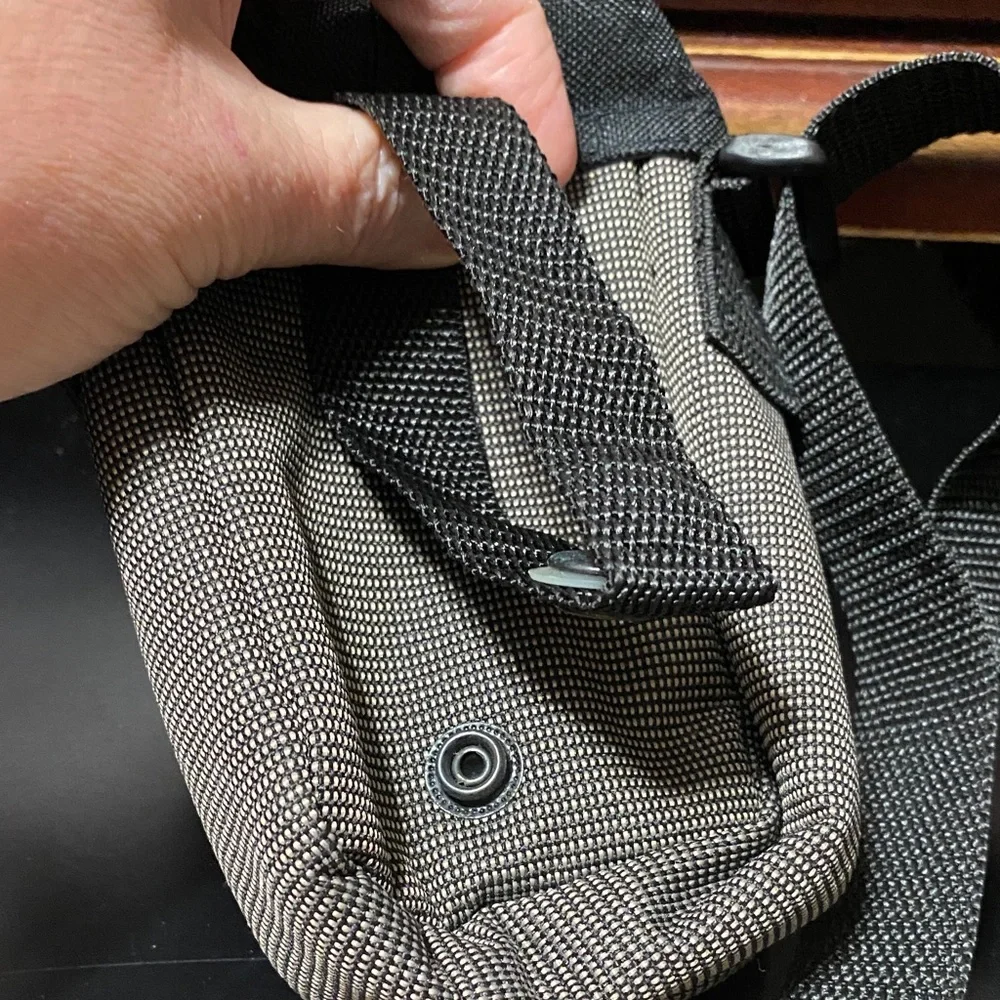 Samsonite vintage Black and Tan camera shoulder or Belt Bag